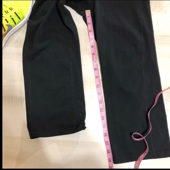 Two pairs of Athleta capri leggings size small - Picture 4 of 11